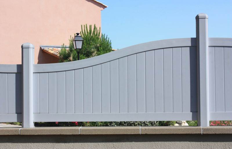 Vinyl Fence Construction